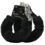 Furry hand cuffs in black Jamaica